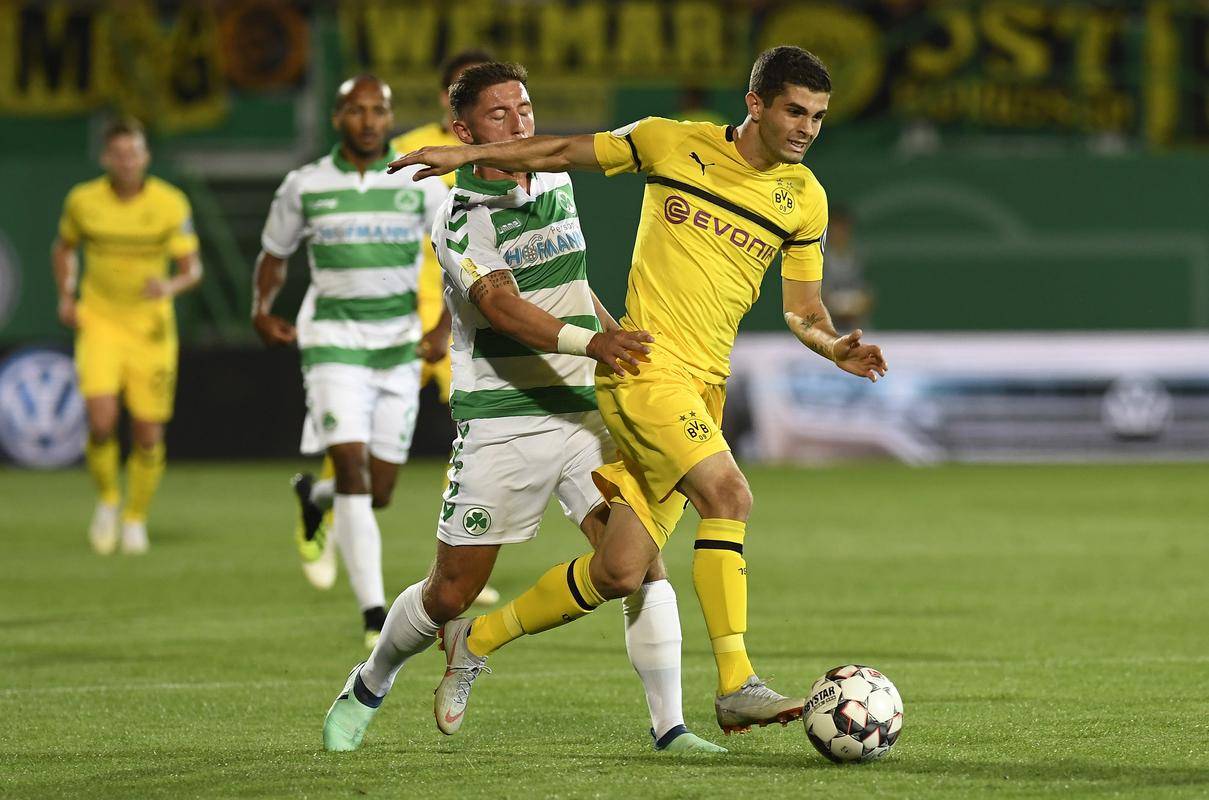 贝博体育- 清晨德国杯焦点战，辽宁本钢门线救险，气氛紧张，纪律约束更严格