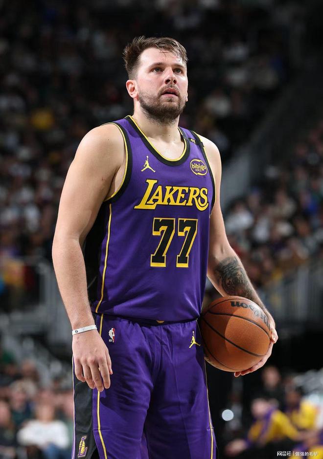 贝博- 东契奇关键节点精彩发挥,g2带队取胜了吗 